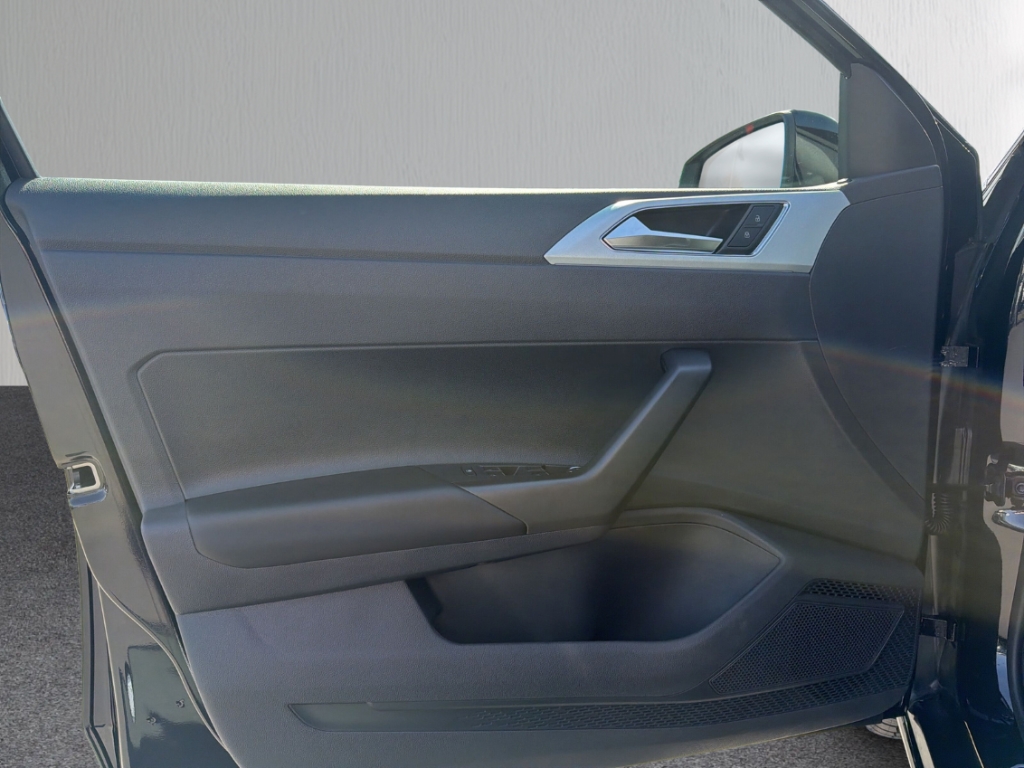 Fahrzeugabbildung Volkswagen Polo 1.0 Energy DSG GJR R-Kamera ACC AppConnect