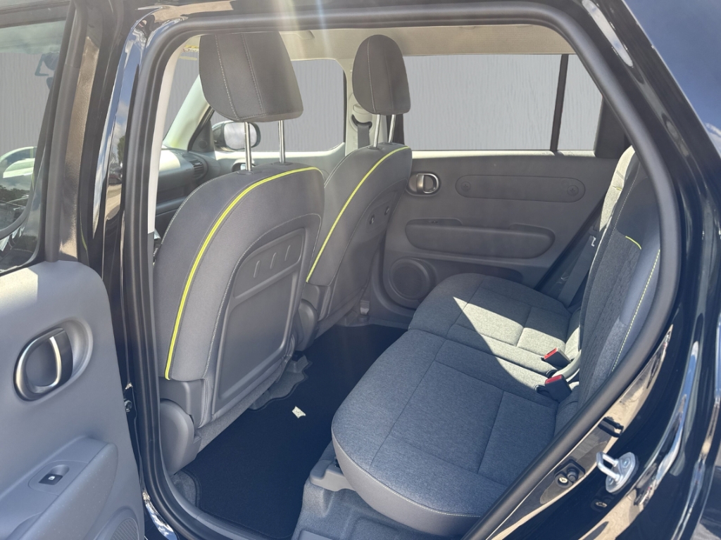 Fahrzeugabbildung Hyundai INSTER EV MY26 49kWh Cross Effizienz-P Navi Digitales Cockpit LED ACC Apple CarPlay