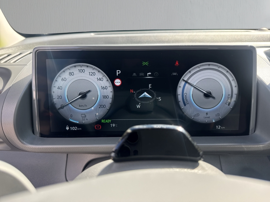 Fahrzeugabbildung Hyundai INSTER EV MY26 49kWh Cross Effizienz-P Navi Digitales Cockpit LED ACC Apple CarPlay