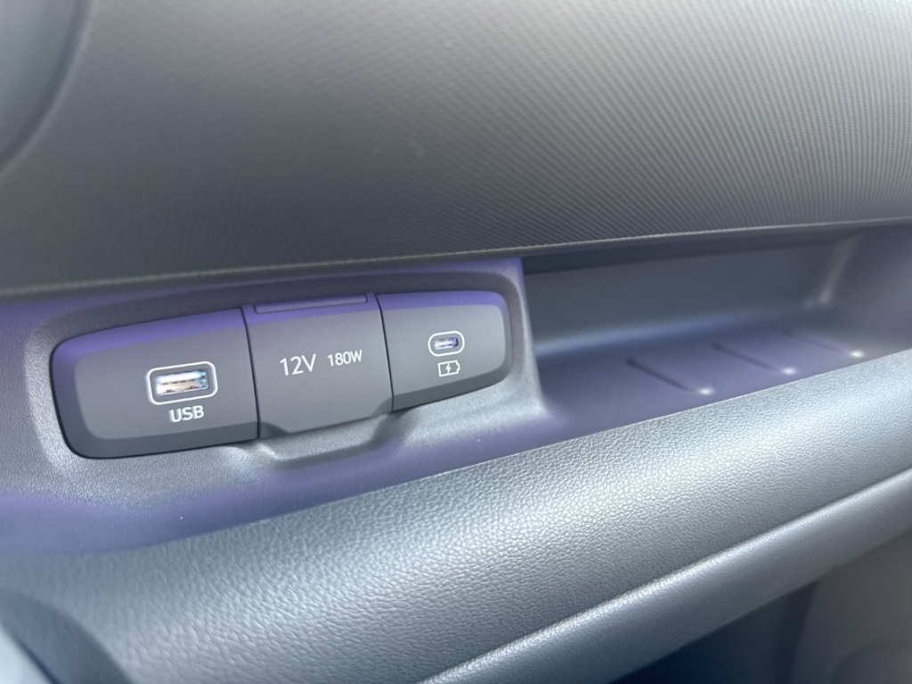 Fahrzeugabbildung Hyundai INSTER EV MY26 49kWh Cross Effizienz-P Navi Digitales Cockpit LED ACC Apple CarPlay