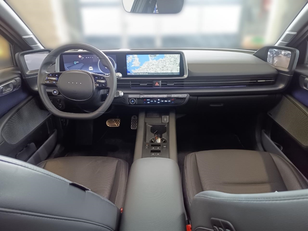 Fahrzeugabbildung Hyundai IONIQ 6 77,4kWh 4WD UNIQ Digi-Spiegel Schiebedach HUD Navi Digitales Cockpit Memory Sitze