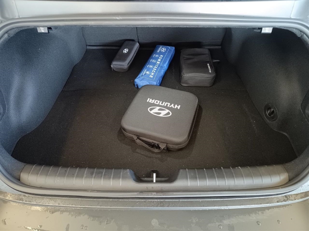 Fahrzeugabbildung Hyundai IONIQ 6 77,4kWh 4WD UNIQ Digi-Spiegel AHK HUD Navi Digitales Cockpit Memory Sitze Soundsystem Bose