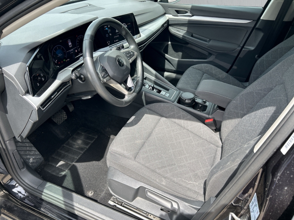Fahrzeugabbildung Volkswagen Golf 2.0 TDI DSG Life AHK NAVI LED SHZ P AHK-klappbar Apple CarPlay