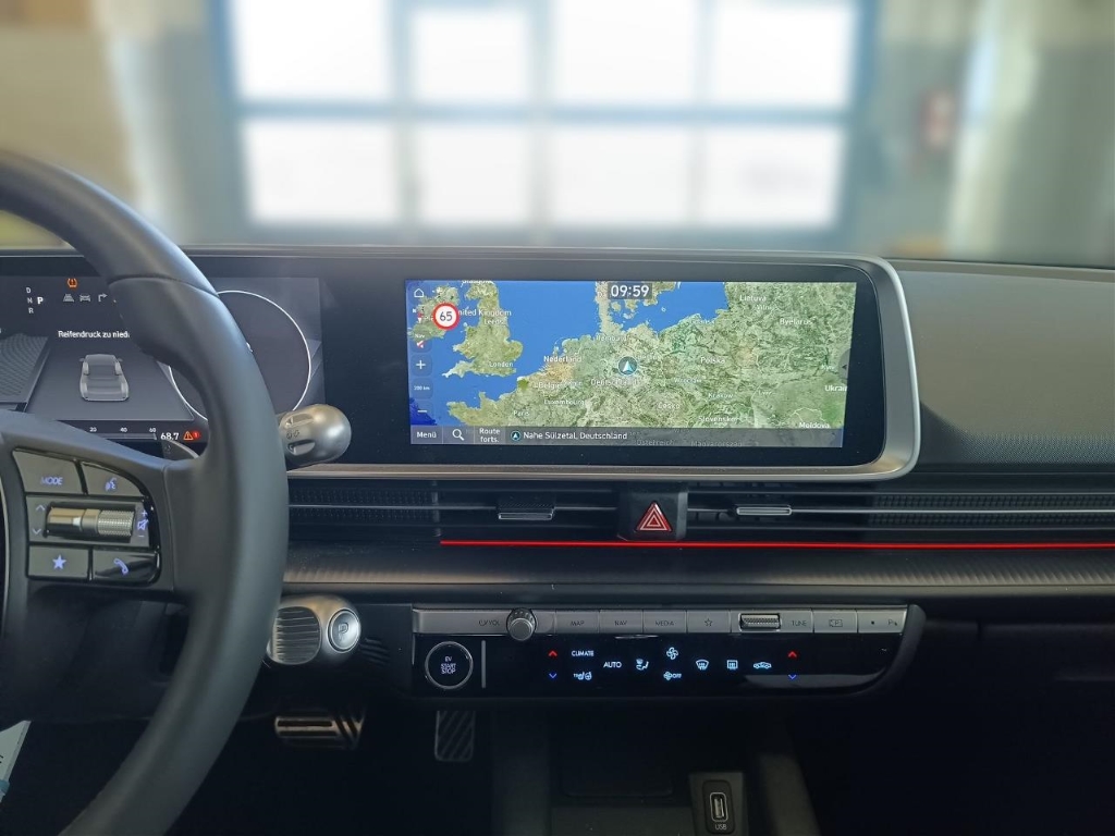 Fahrzeugabbildung Hyundai IONIQ 6 4WD 77,4kWh UNIQ Digi-Spiegel 20LM HUD Navi Digitales Cockpit Memory Sitze