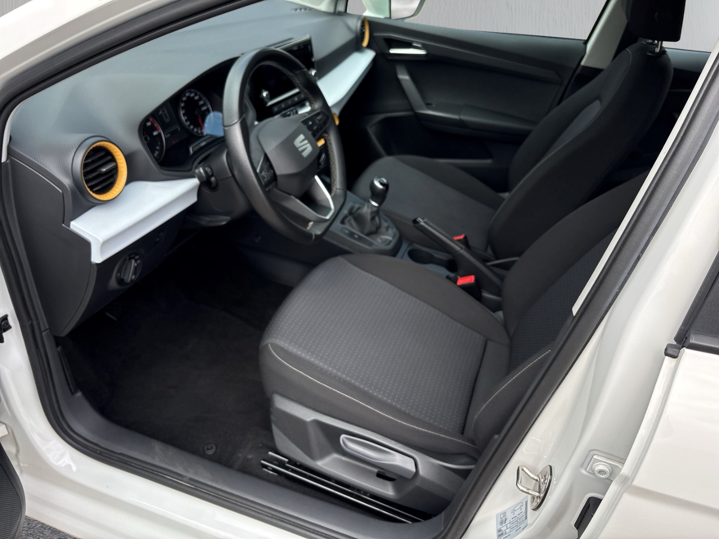 Fahrzeugabbildung SEAT Ibiza 1.0 TSI Style LED SHZ Tempomat Privacy LM