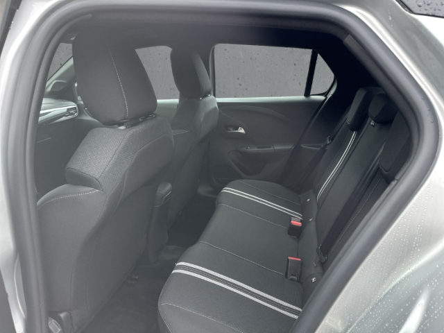 Fahrzeugabbildung Opel Corsa F GS AT Sitzheizung LED LM Kamera DIGICOCK