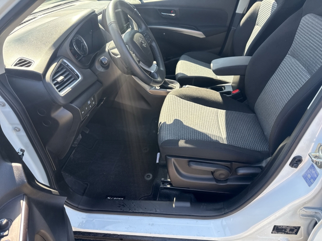 Fahrzeugabbildung Suzuki S-Cross 1.5 Dualjet Comfort LED SHZ ACC RFK Klimaautomatik