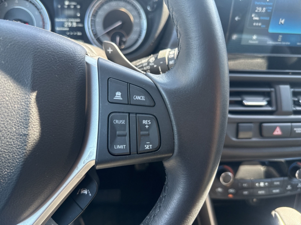 Fahrzeugabbildung Suzuki S-Cross 1.5 Dualjet Comfort LED SHZ ACC RFK Klimaautomatik