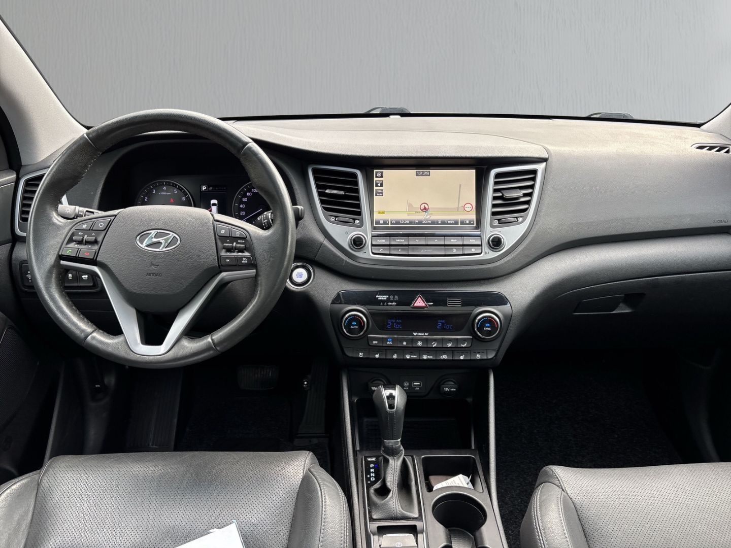 Fahrzeugabbildung Hyundai TUCSON 4WD 1.6 T-GDI DCT Premium Rückfahrkam. SHZ