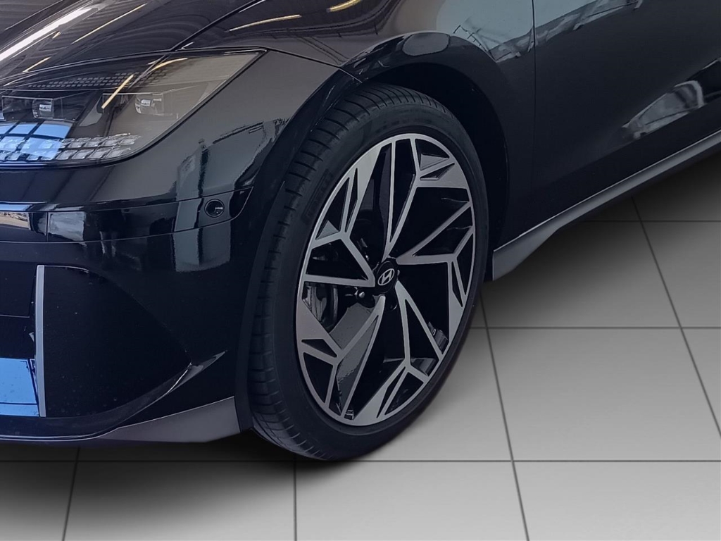Fahrzeugabbildung Hyundai IONIQ 6 77,4kWh 4WD UNIQ 20LM HUD Navi Digitales Cockpit Memory Sitze Soundsystem