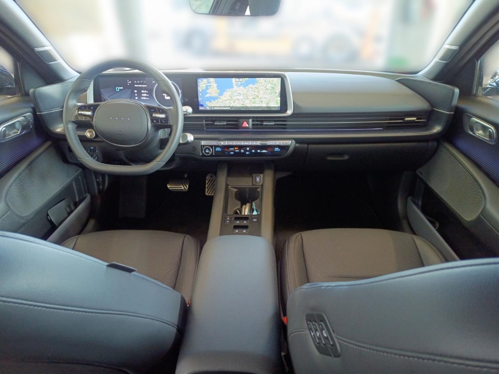 Fahrzeugabbildung Hyundai IONIQ 6 77,4kWh 4WD UNIQ 20LM HUD Navi Digitales Cockpit Memory Sitze Soundsystem