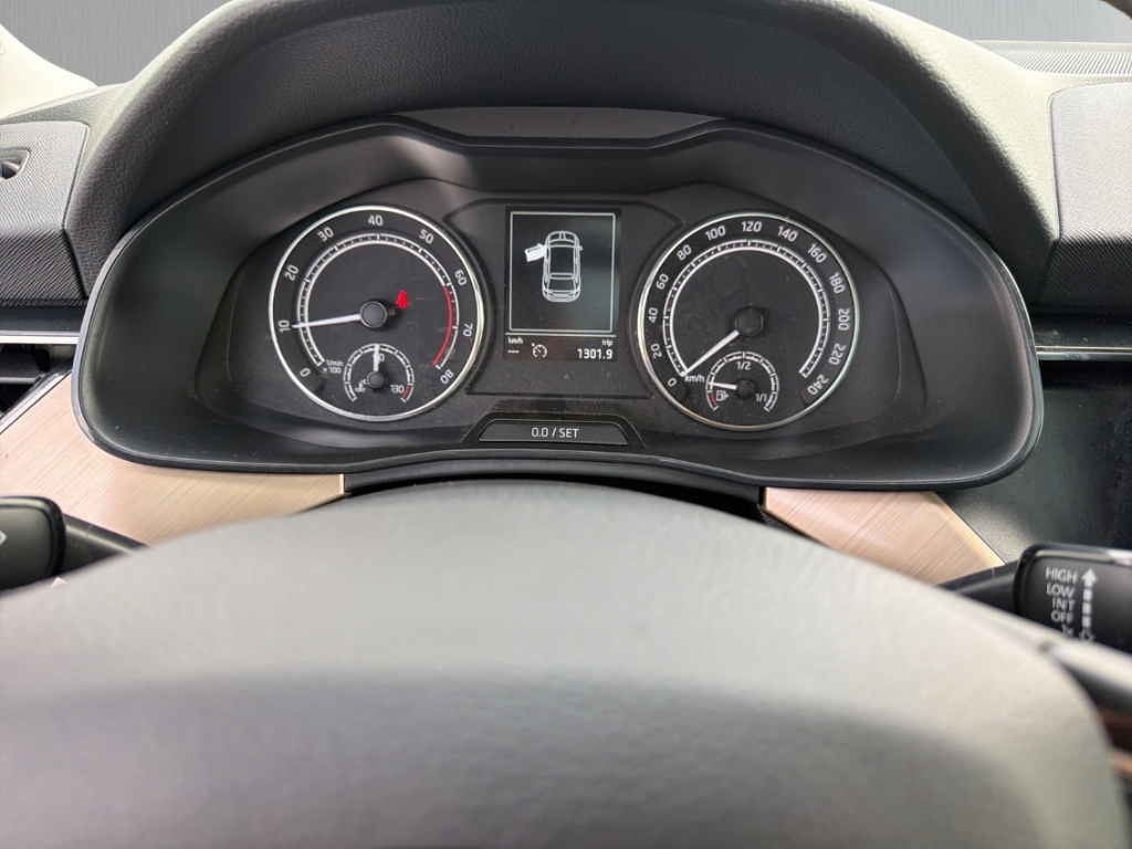 Fahrzeugabbildung SKODA Scala 1.5 TSI Style LED PDC PANO KESSY LM