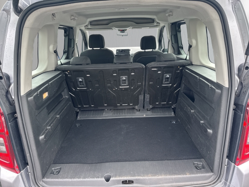 Fahrzeugabbildung Opel Combo Life E Edition Winter 2 STÜR KLIM SHZ BT PDC