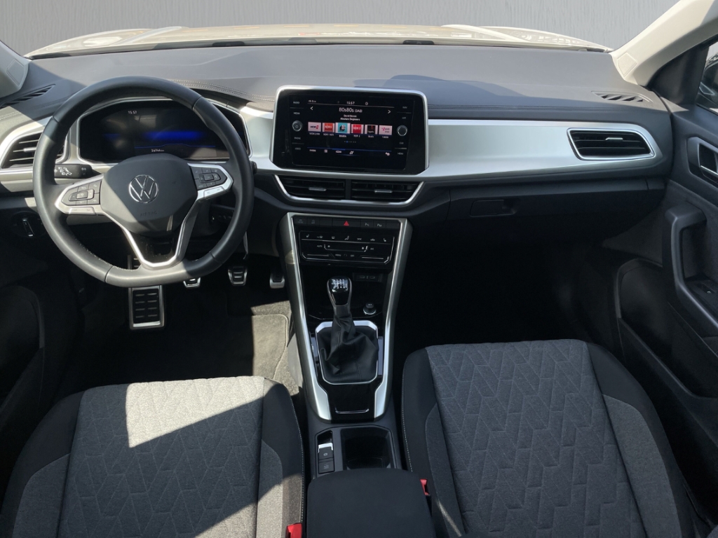 Fahrzeugabbildung Volkswagen T-Roc Life 1.0 l TSI ACC SHZ PDCv+h LED BT Klima
