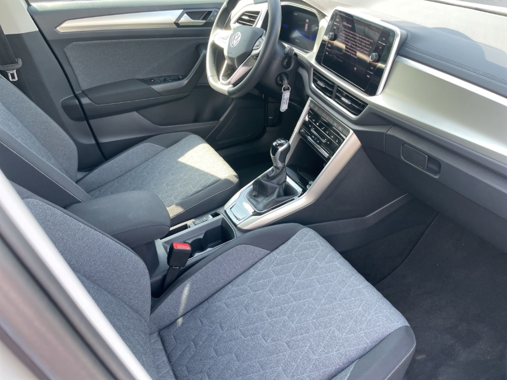 Fahrzeugabbildung Volkswagen T-Roc Life 1.0 l TSI ACC SHZ PDCv+h LED BT Klima