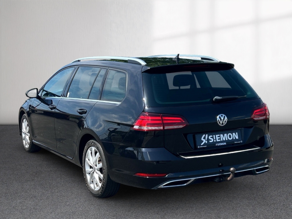 Fahrzeugabbildung Volkswagen Golf Variant 1,5 TSI DSG Highline ACC PDCv+h SHZ Temp LED Navi