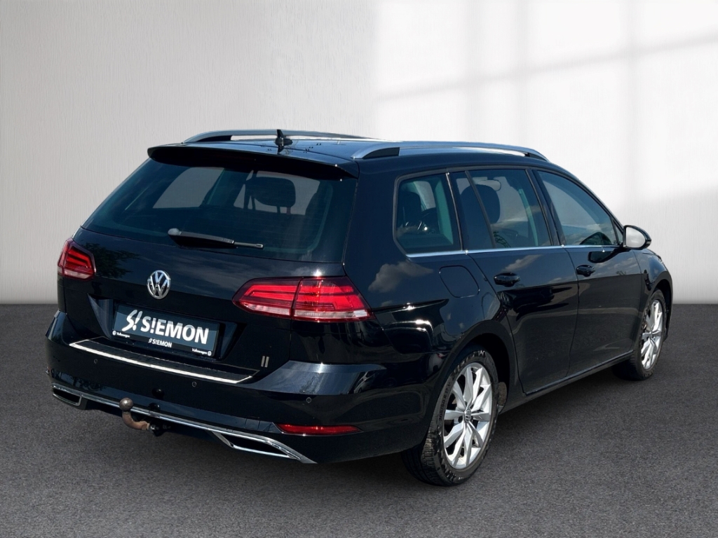 Fahrzeugabbildung Volkswagen Golf Variant 1,5 TSI DSG Highline ACC PDCv+h SHZ Temp LED Navi
