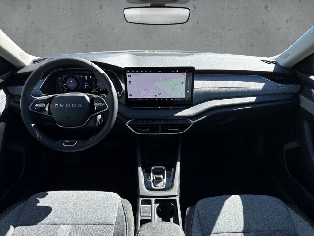 Fahrzeugabbildung SKODA Octavia Combi 2.0 TDI DSG SELECTION Navi AHK LM17