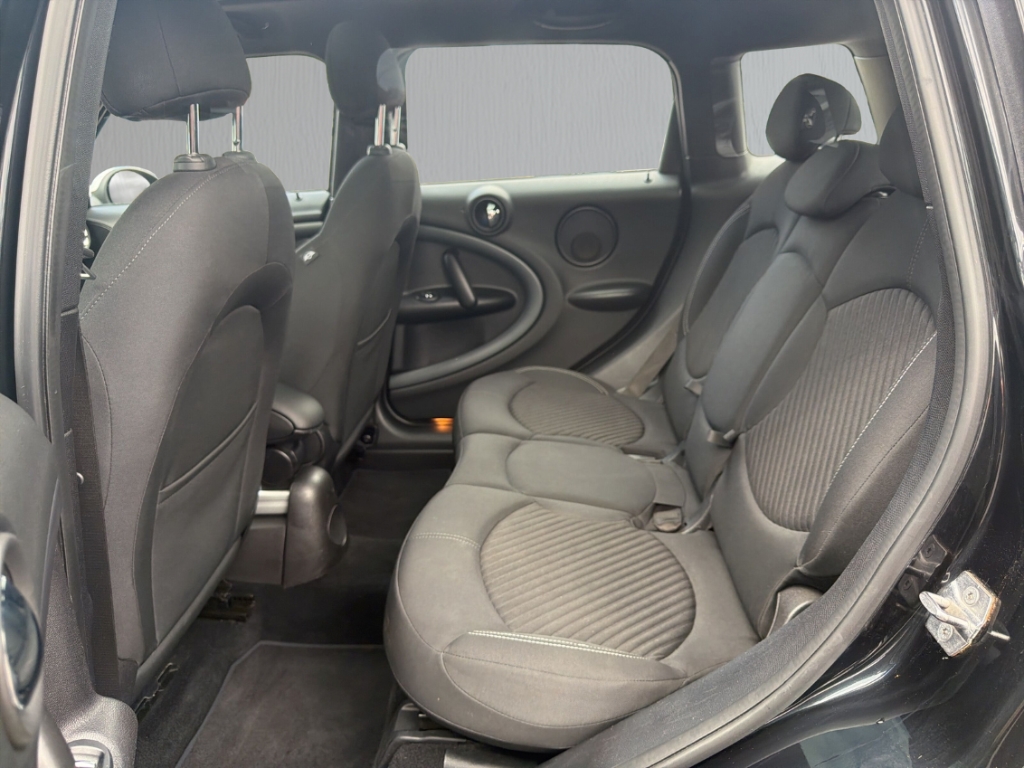 Fahrzeugabbildung MINI Cooper S Countryman BiXen Pano Nav SHZ PDC Tempo