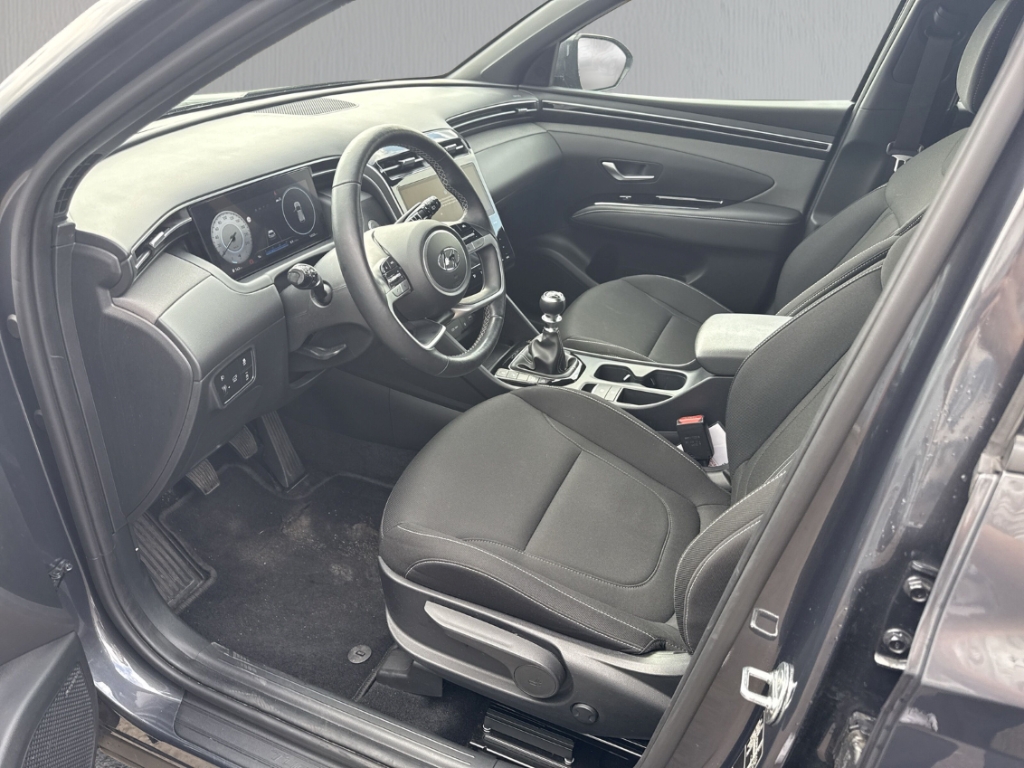 Fahrzeugabbildung Hyundai TUCSON 1.6 T-GDi MT 2WD ADVANTAGE Navi Digitales Cockpit Soundsystem