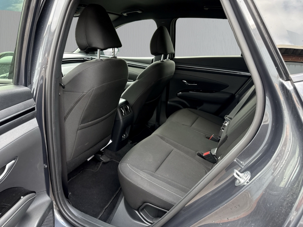 Fahrzeugabbildung Hyundai TUCSON 1.6 T-GDi MT 2WD ADVANTAGE Navi Digitales Cockpit Soundsystem