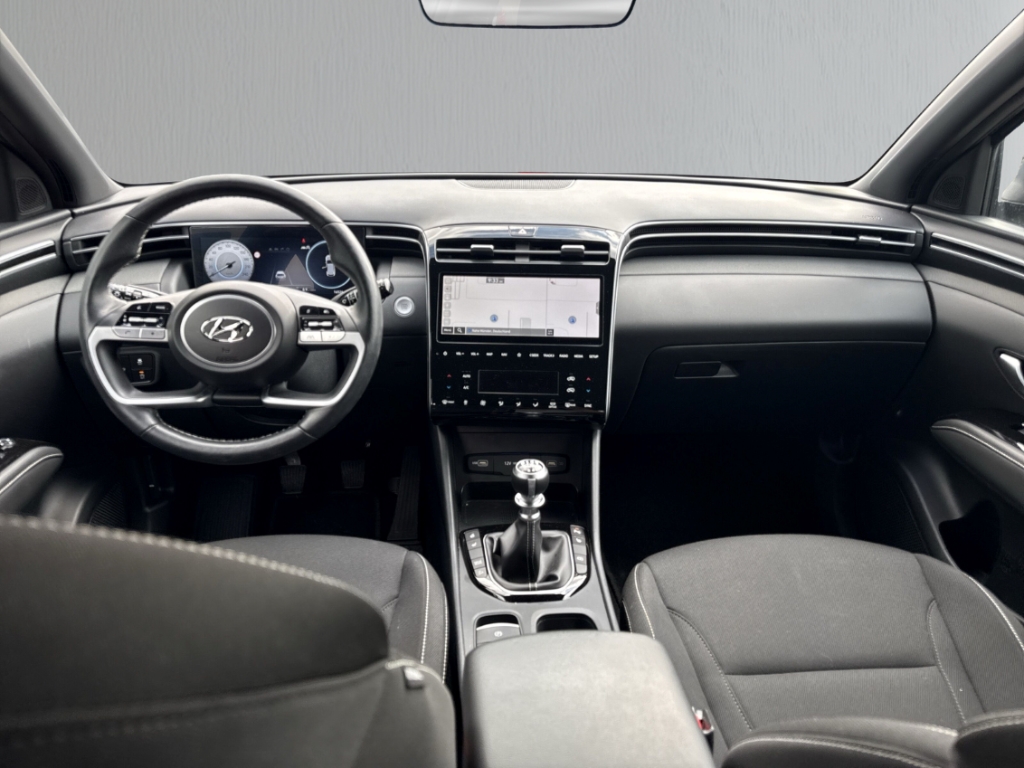 Fahrzeugabbildung Hyundai TUCSON 1.6 T-GDi MT 2WD ADVANTAGE Navi Digitales Cockpit Soundsystem