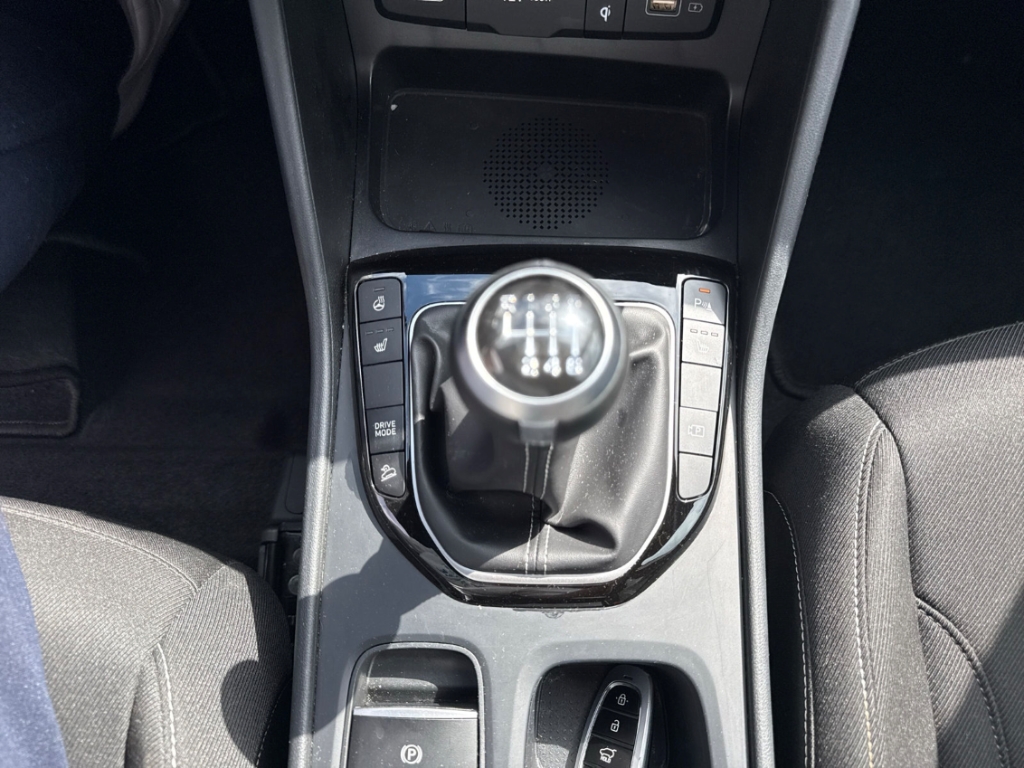 Fahrzeugabbildung Hyundai TUCSON 1.6 T-GDi MT 2WD ADVANTAGE Navi Digitales Cockpit Soundsystem