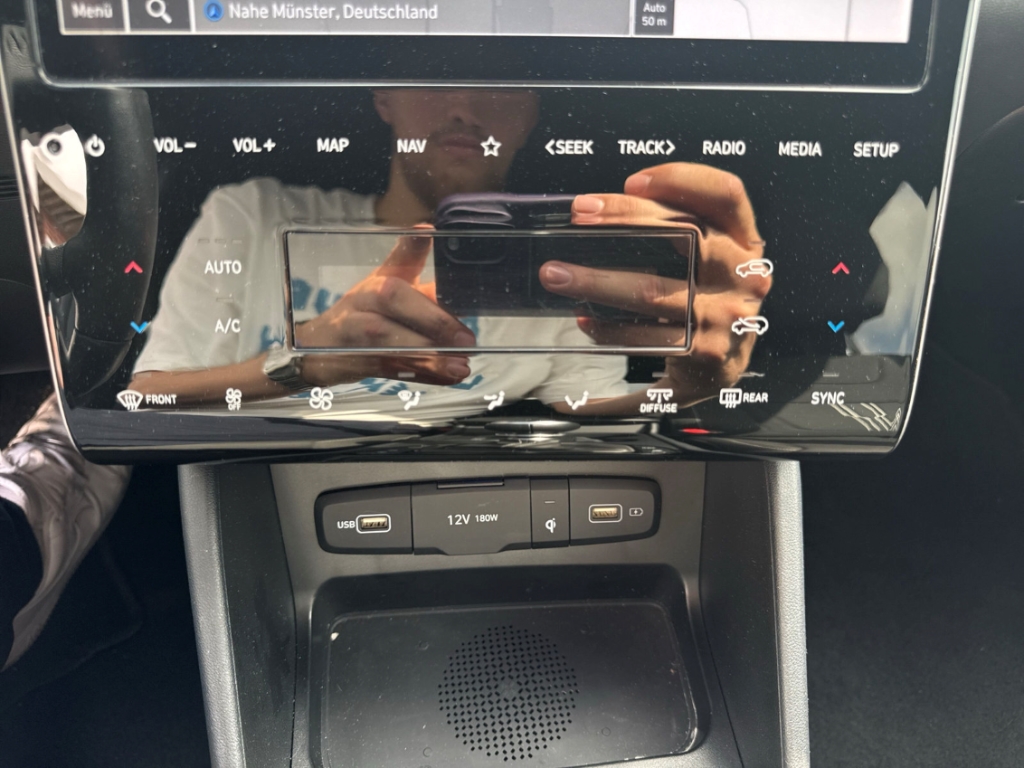 Fahrzeugabbildung Hyundai TUCSON 1.6 T-GDi MT 2WD ADVANTAGE Navi Digitales Cockpit Soundsystem