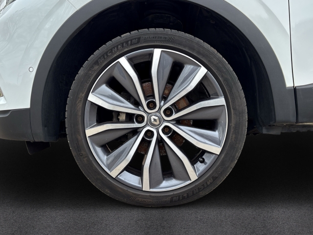 Fahrzeugabbildung Renault Kadjar Bose Edition 1.3 TCE Autom. LED AHK Navi RFK Alu