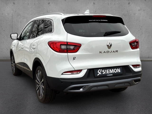 Fahrzeugabbildung Renault Kadjar Bose Edition 1.3 TCE Autom. LED AHK Navi RFK Alu