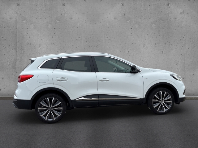 Fahrzeugabbildung Renault Kadjar Bose Edition 1.3 TCE Autom. LED AHK Navi RFK Alu