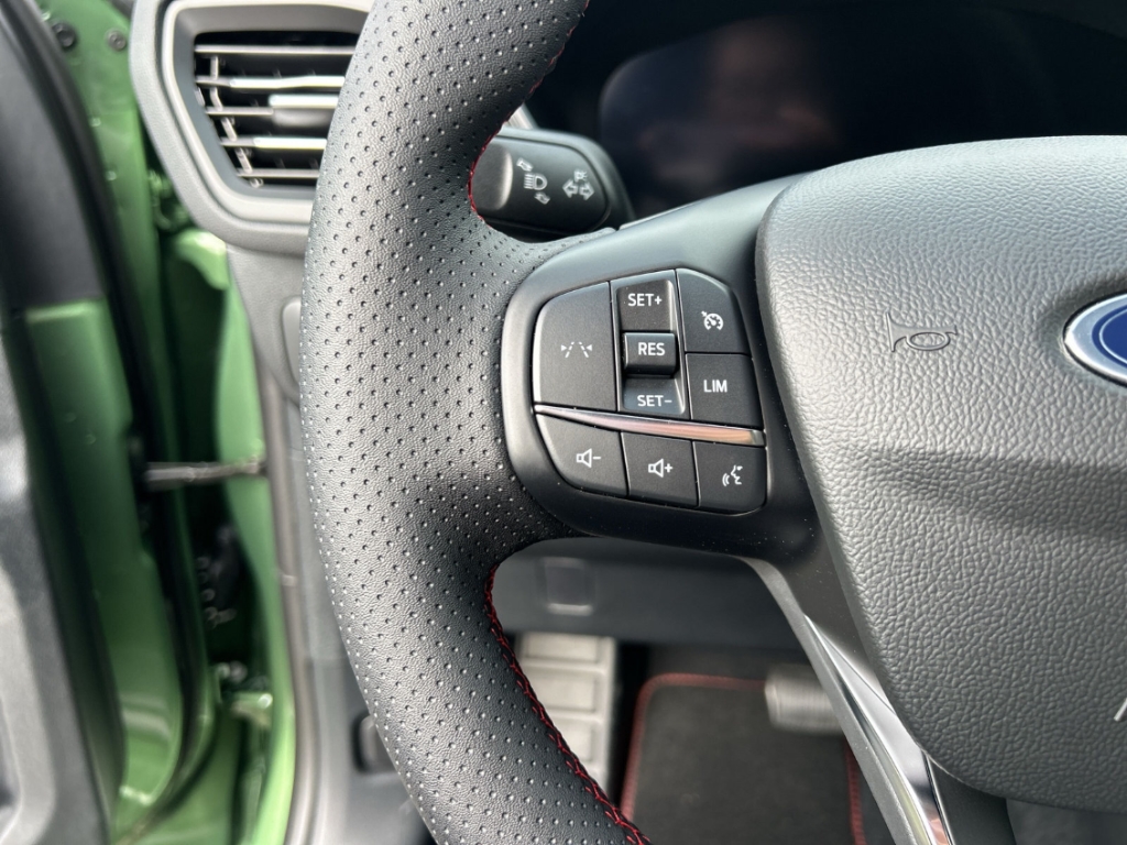 Fahrzeugabbildung Ford Kuga 1.5 EB ST-Line AHK NAVI SHZ KAM LED VirtCo