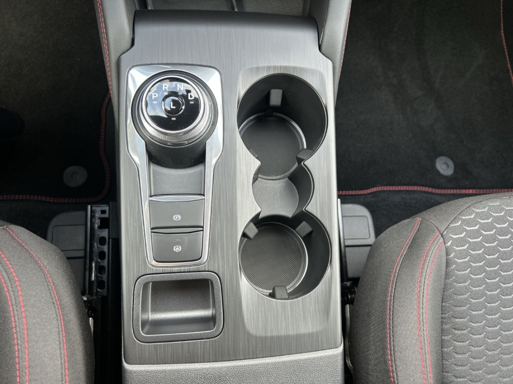 Fahrzeugabbildung Ford Kuga 1.5 EB ST-Line AHK NAVI SHZ KAM LED VirtCo