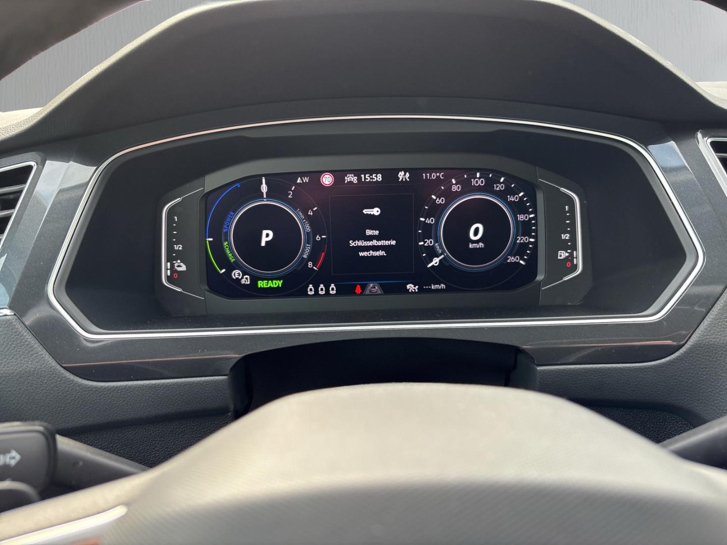 Fahrzeugabbildung Volkswagen Tiguan eHybrid Active e-Hybrid SHZ AHK LED NAV