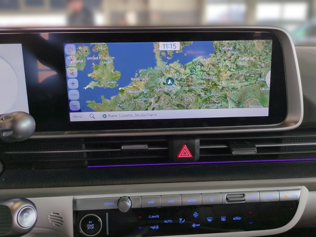 Fahrzeugabbildung Hyundai IONIQ 6 77,4kWh 4WD TECHNIQ Sitz-P Park 20LM Schiebedach HUD Navi Leder Digitales Cockpit