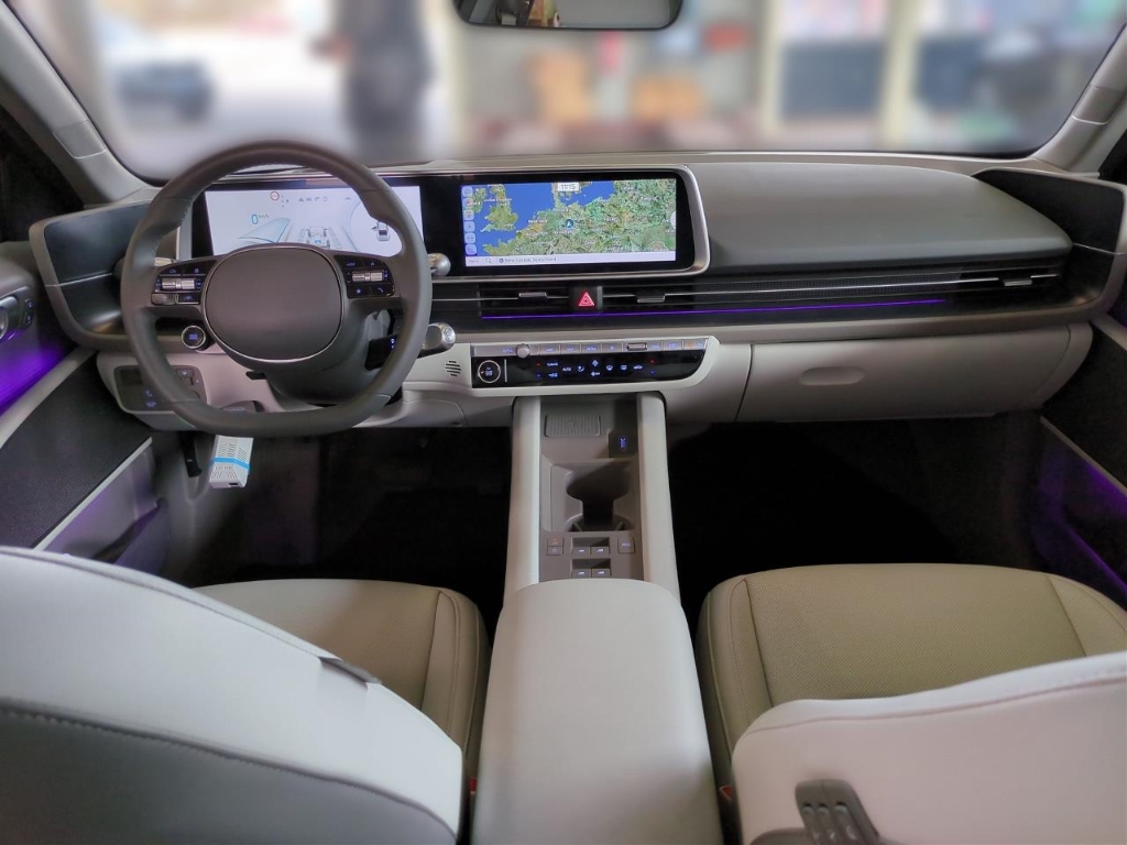 Fahrzeugabbildung Hyundai IONIQ 6 77,4kWh 4WD TECHNIQ Sitz-P Park 20LM Schiebedach HUD Navi Leder Digitales Cockpit