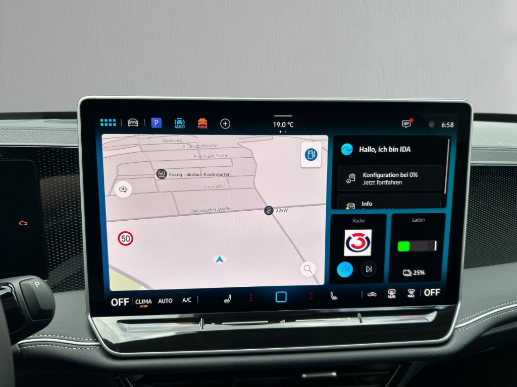 Fahrzeugabbildung Volkswagen Passat Variant 1.5 eHybrid DSG Business AHK NAVI