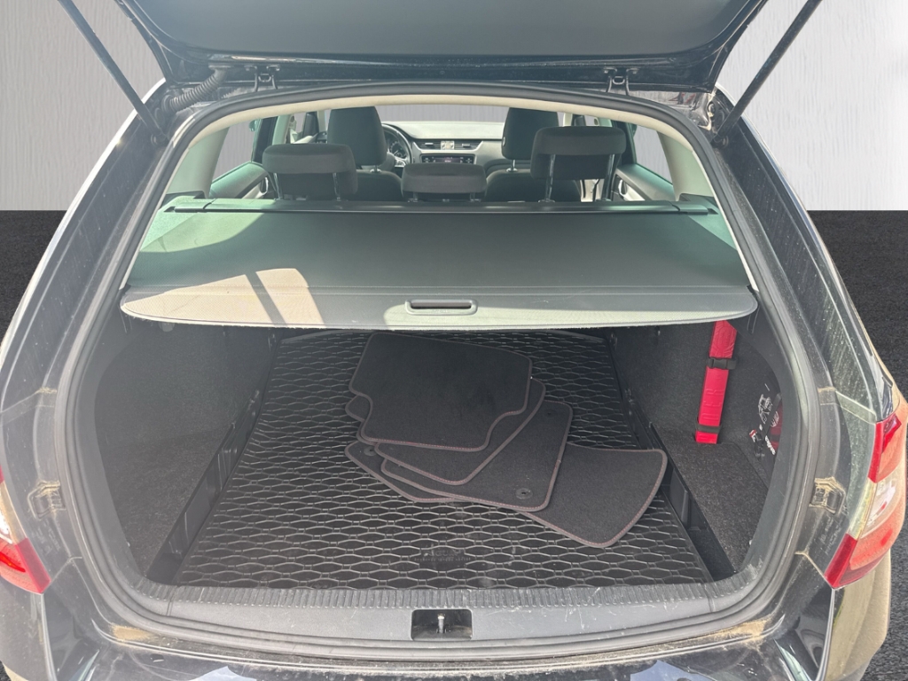 Fahrzeugabbildung SKODA Octavia Combi III 2.0 TDI DSG AHK ACC LED SHZ PDC