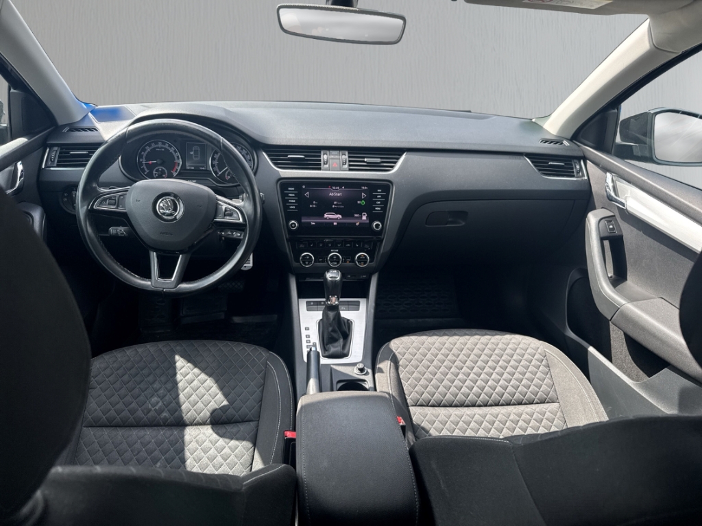 Fahrzeugabbildung SKODA Octavia Combi III 2.0 TDI DSG AHK ACC LED SHZ PDC