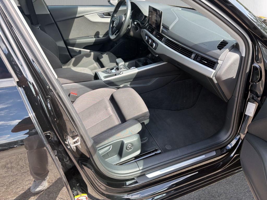 Fahrzeugabbildung Audi A4 Avant 35 TFSI Stronic Advanced Navi Tempo SHZ