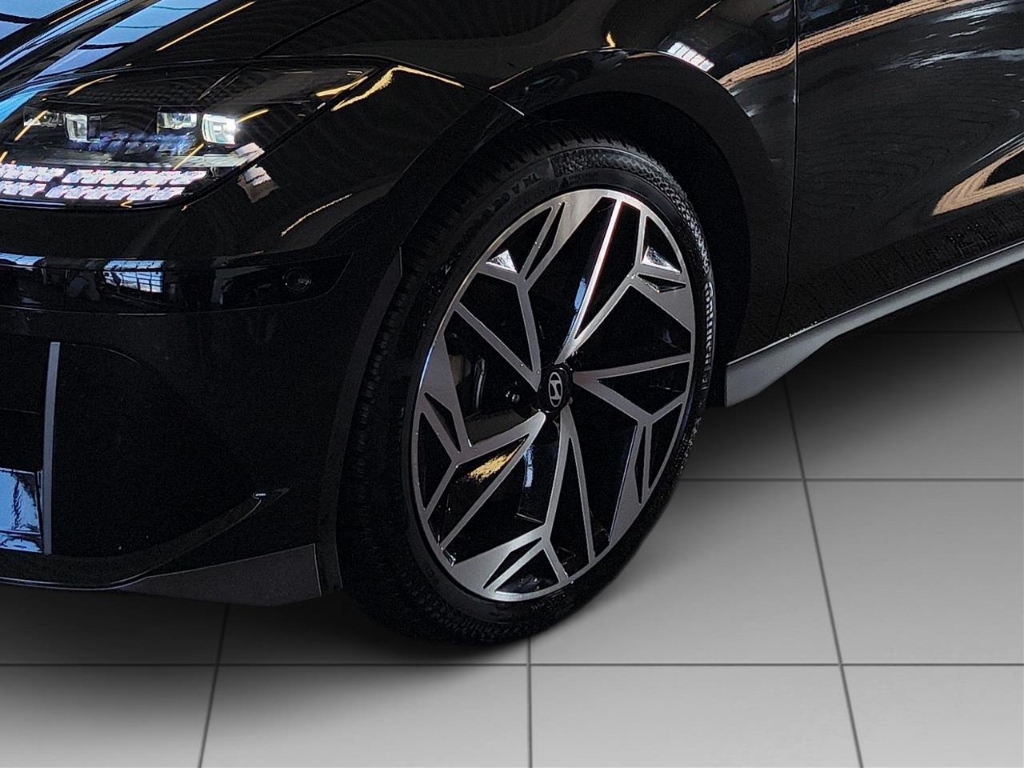 Fahrzeugabbildung Hyundai IONIQ 6 77,4kWh 4WD UNIQ 20LM HUD Navi Digitales Cockpit Memory Sitze Soundsystem