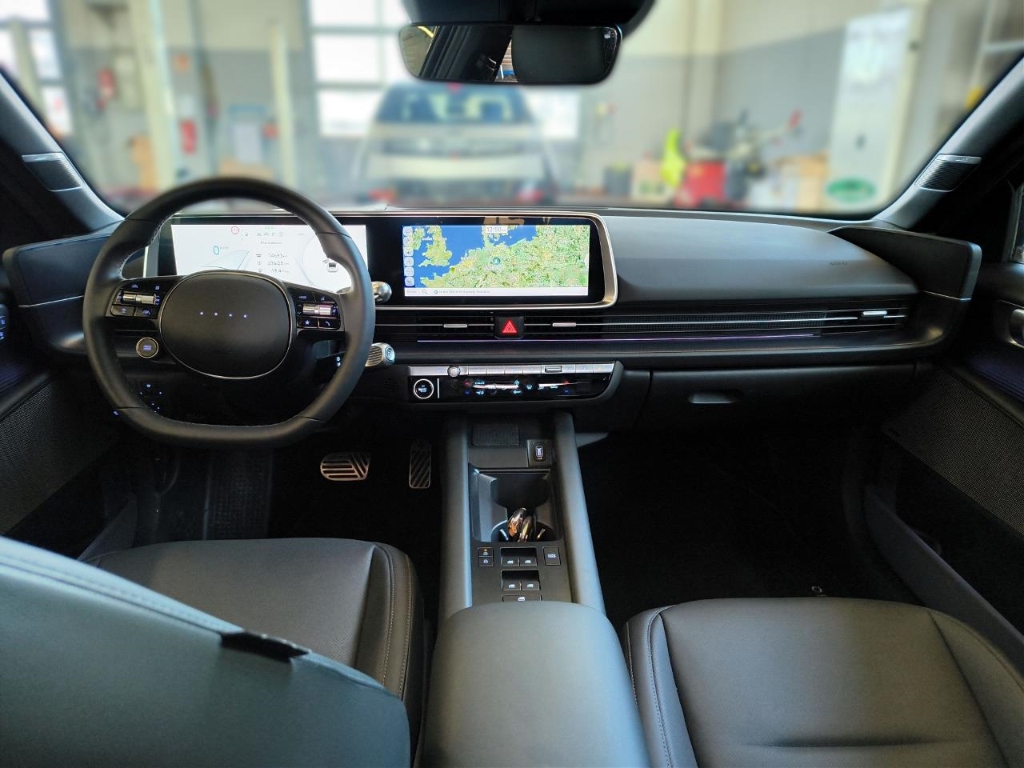 Fahrzeugabbildung Hyundai IONIQ 6 77,4kWh 4WD UNIQ 20LM HUD Navi Digitales Cockpit Memory Sitze Soundsystem