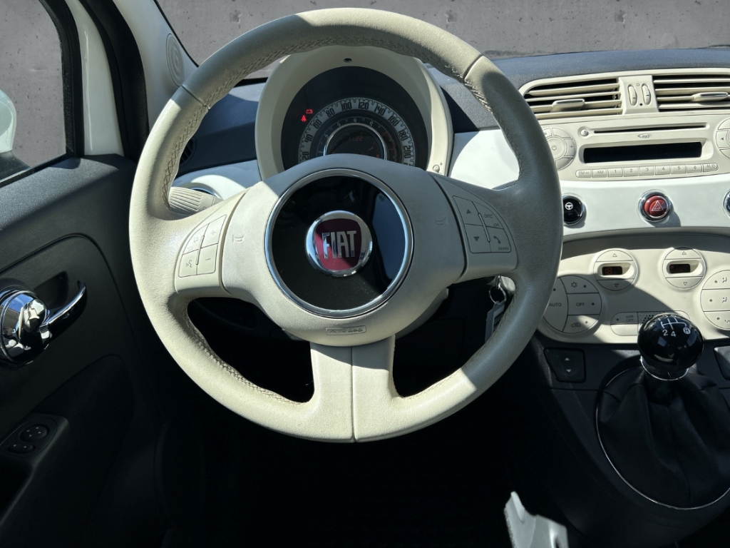 Fahrzeugabbildung Fiat 500 1.2 Lounge Klimaauto PDC LM Allwetter