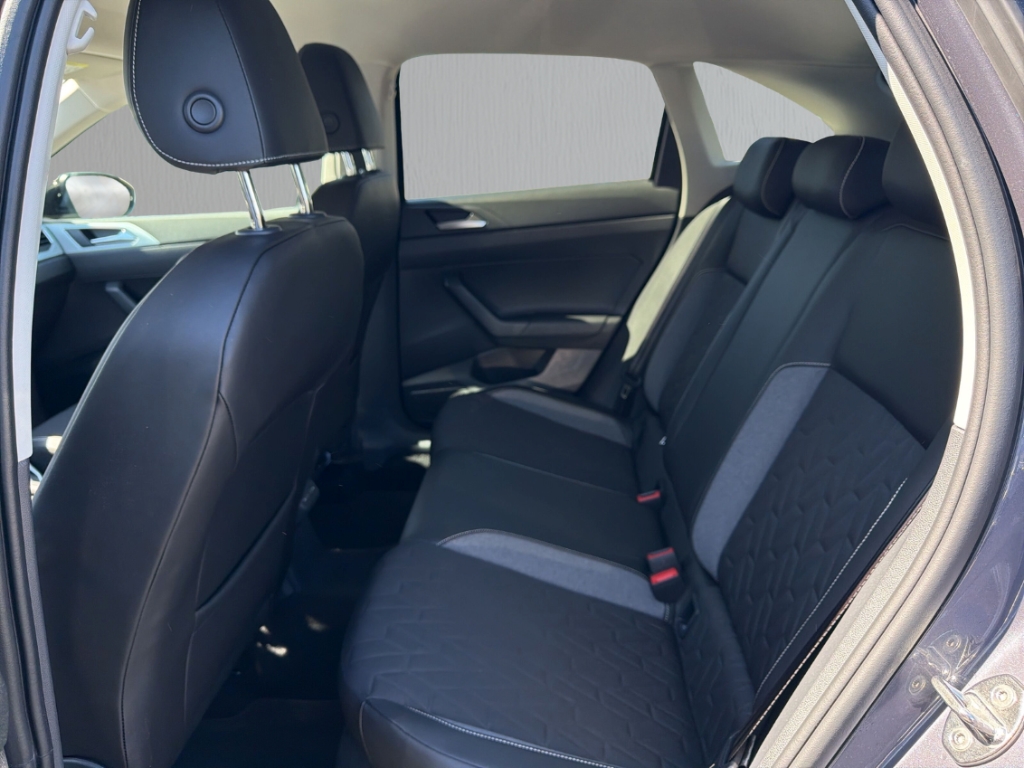 Fahrzeugabbildung Volkswagen Taigo 1.0 TSI DSG Goal AHK LED SHZ Klima PDC DigiCock LightAss