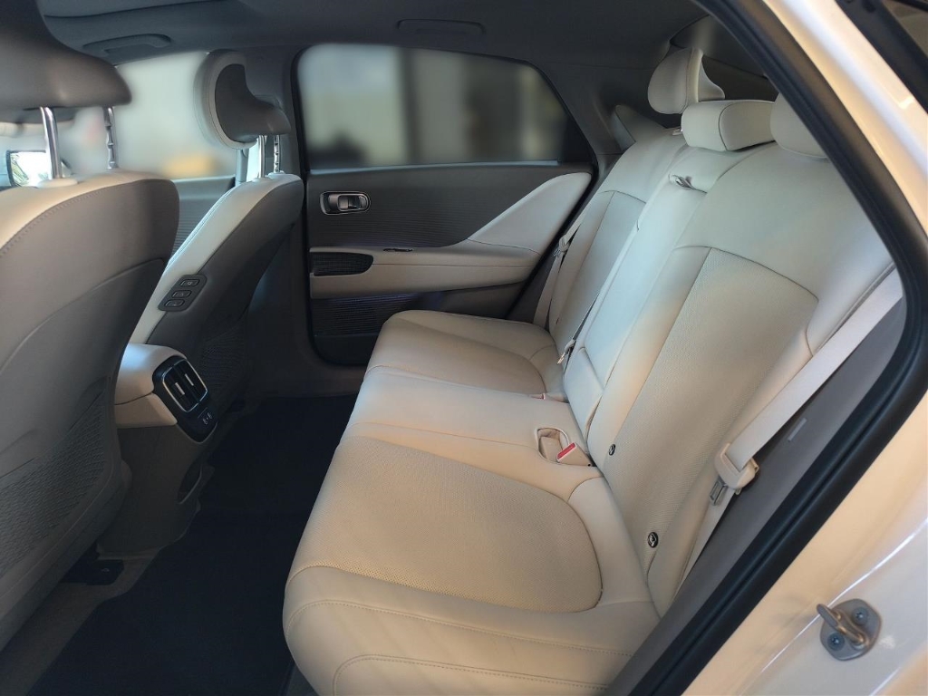 Fahrzeugabbildung Hyundai IONIQ 6 77,4kWh 4WD UNIQ 20LM Schiebedach HUD Navi Digitales Cockpit Memory Sitze Soundsystem