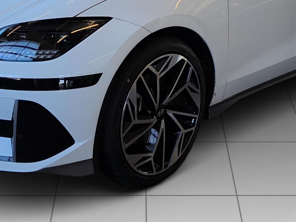 Fahrzeugabbildung Hyundai IONIQ 6 77,4kWh 4WD UNIQ 20LM Schiebedach HUD Navi Digitales Cockpit Memory Sitze Soundsystem