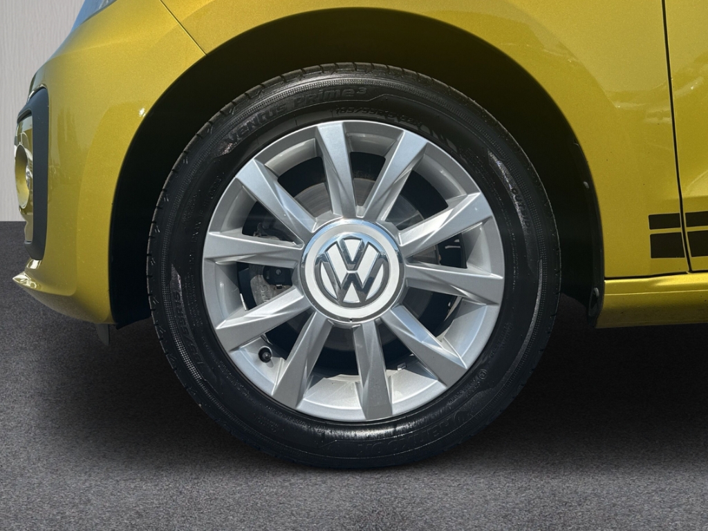 Fahrzeugabbildung Volkswagen up! 1.0 club Bluetooth winter pack roof pack
