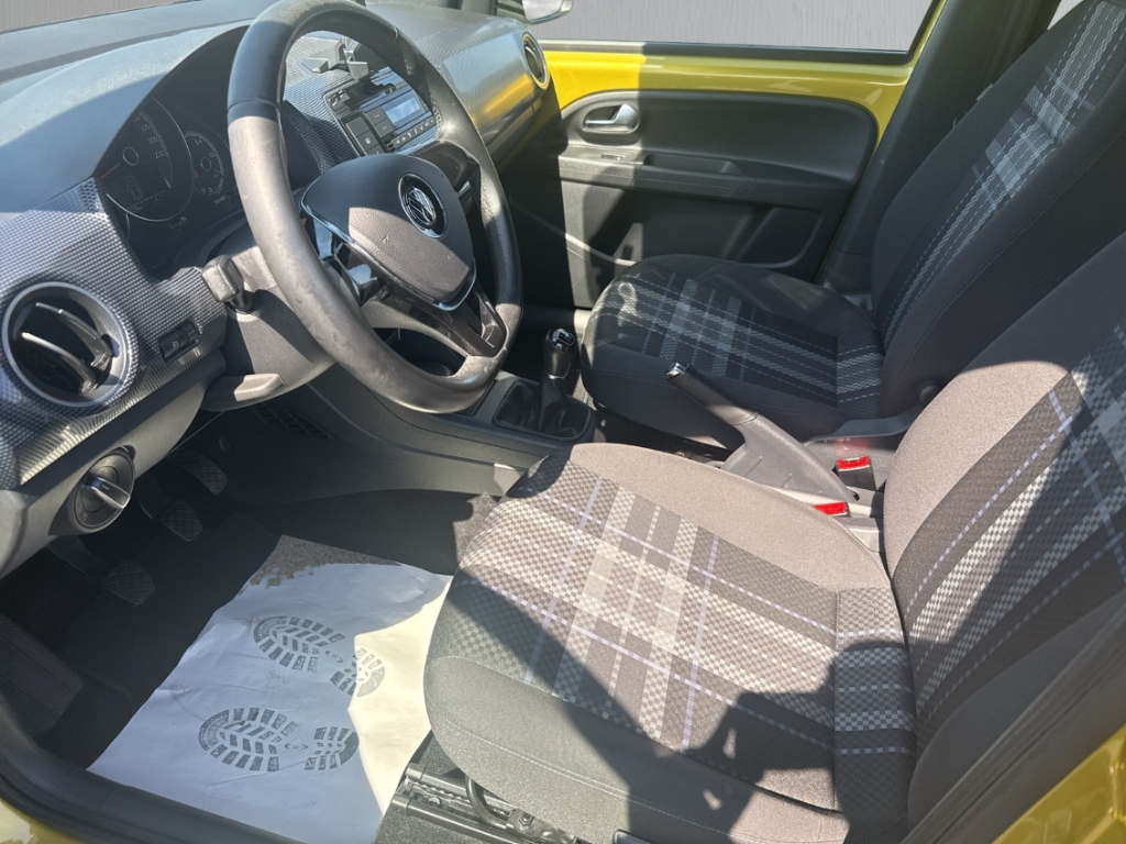 Fahrzeugabbildung Volkswagen up! 1.0 club Bluetooth winter pack roof pack