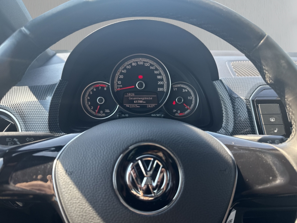 Fahrzeugabbildung Volkswagen up! 1.0 club Bluetooth winter pack roof pack