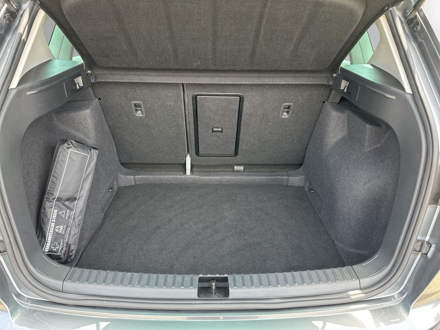 Fahrzeugabbildung SEAT Ateca 1.5 TSI DSG Experience ACC Navi SHZ R-Kam
